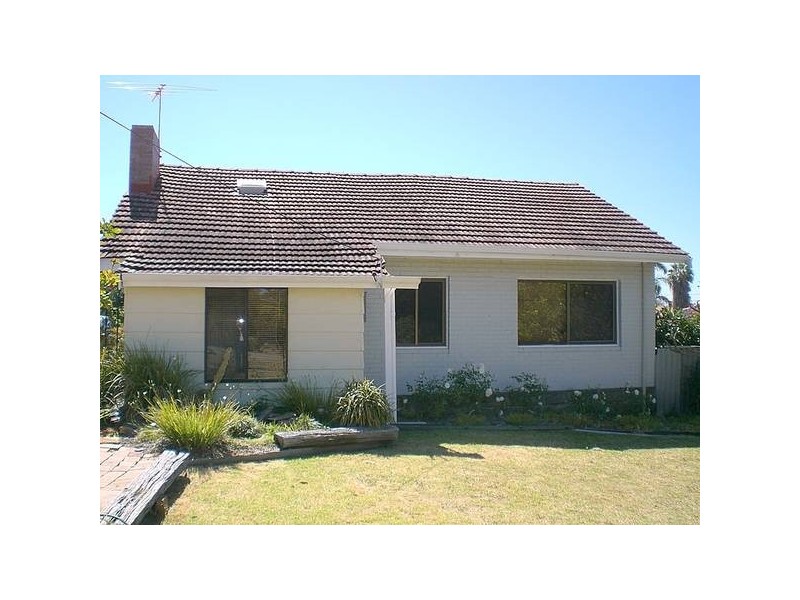 10 Belarius Street, Coolbellup WA 6163