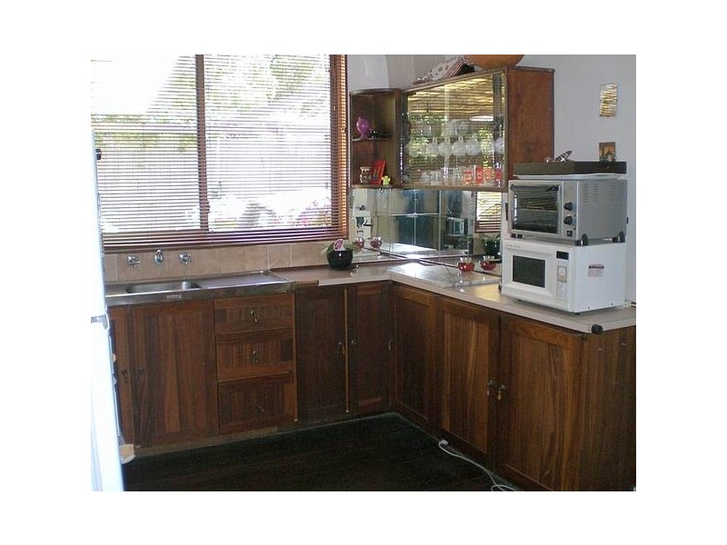 10 Belarius Street, Coolbellup WA 6163