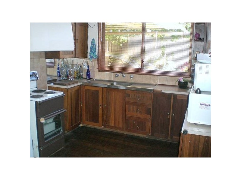 10 Belarius Street, Coolbellup WA 6163