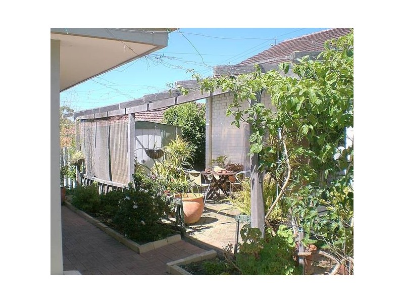 10 Belarius Street, Coolbellup WA 6163