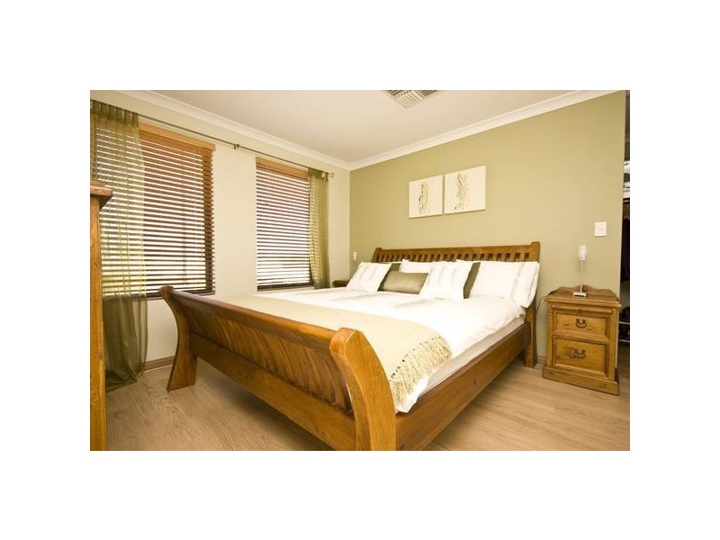 28 Covington Loop, Success WA 6164
