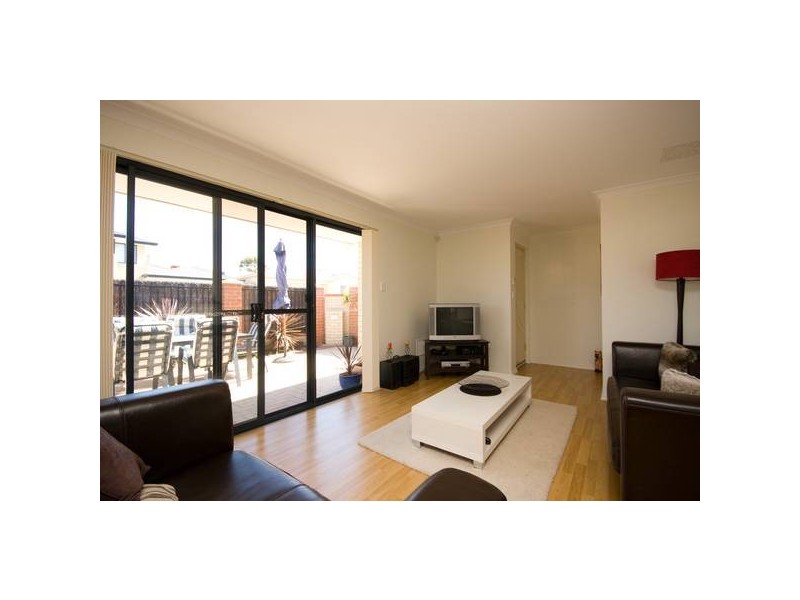 10A Makjanich Place, Success WA 6164