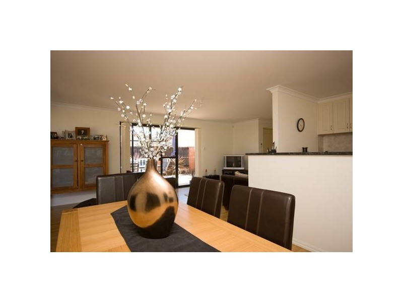 10A Makjanich Place, Success WA 6164