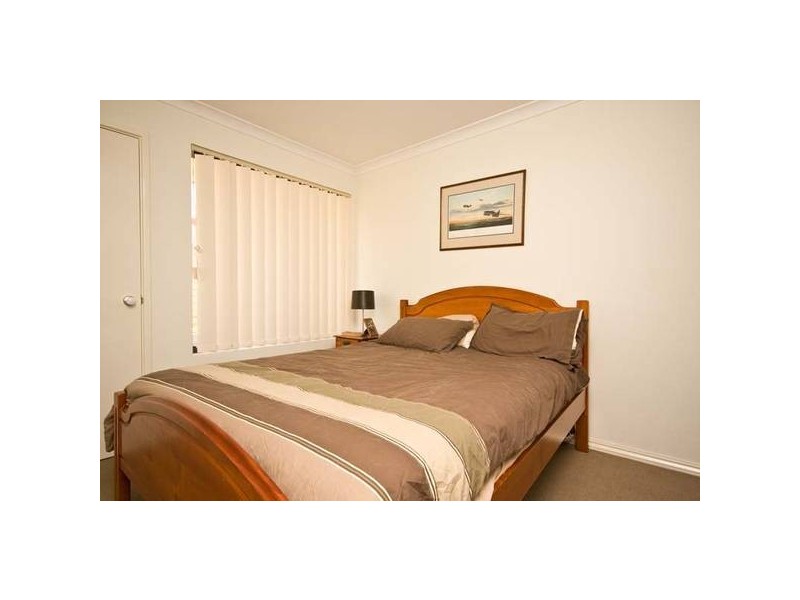 10A Makjanich Place, Success WA 6164