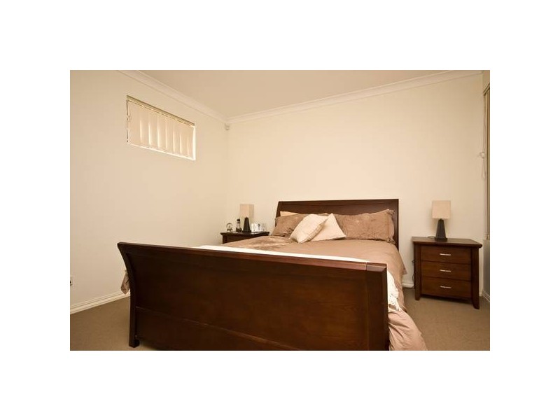 10A Makjanich Place, Success WA 6164