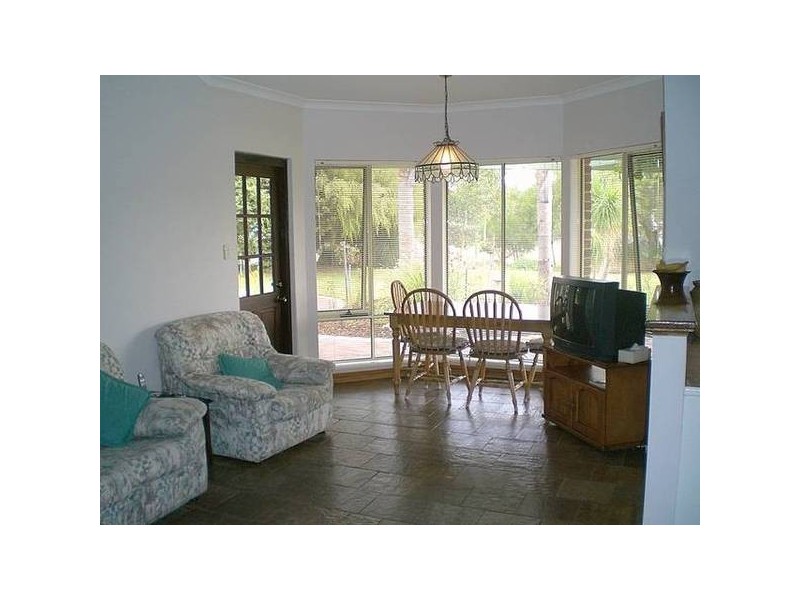 47 Leslie Road, Wandi WA 6167