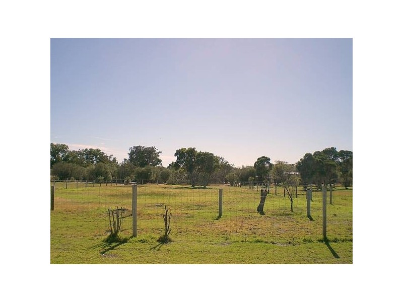 47 Leslie Road, Wandi WA 6167
