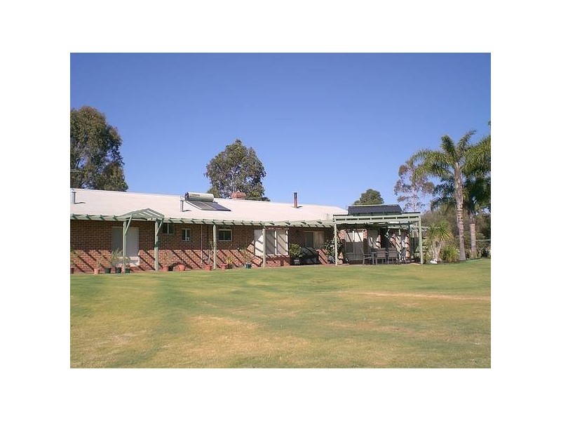 47 Leslie Road, Wandi WA 6167