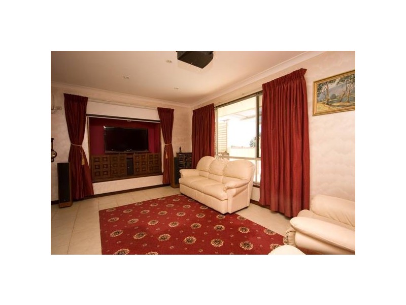 25 Angorra Road, Mount Nasura WA 6112