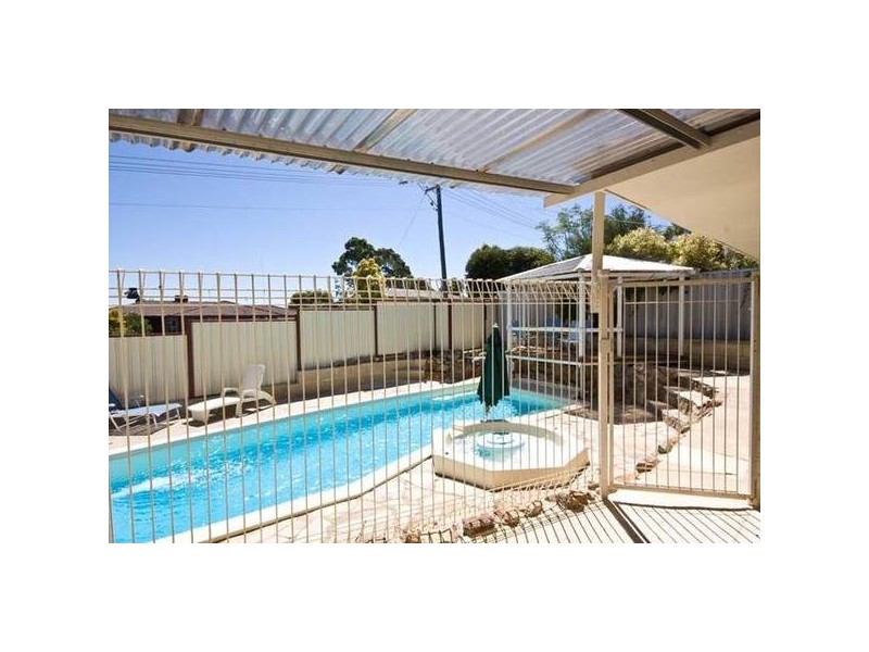 25 Angorra Road, Mount Nasura WA 6112