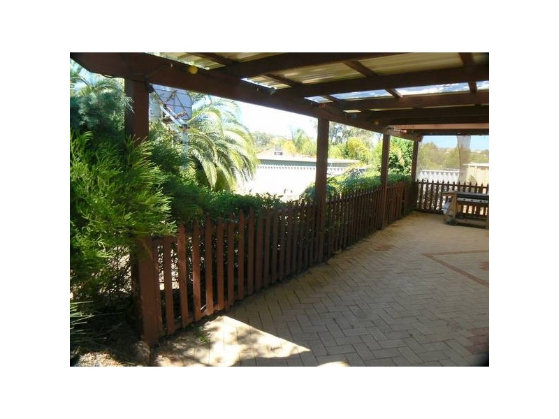 6 Dillon Rise, Yangebup WA 6164