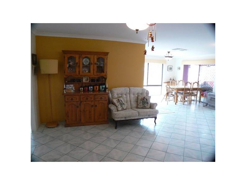 11 Thornbill Loop, Beeliar WA 6164