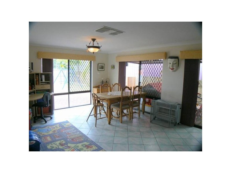 11 Thornbill Loop, Beeliar WA 6164