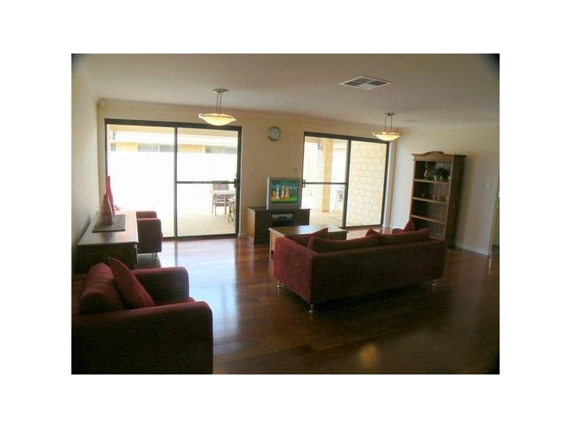 64 Birchley Road, Beeliar WA 6164