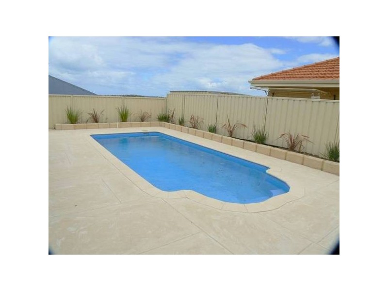 64 Birchley Road, Beeliar WA 6164