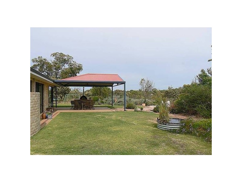 40 Scovell Crescent, Anketell WA 6167
