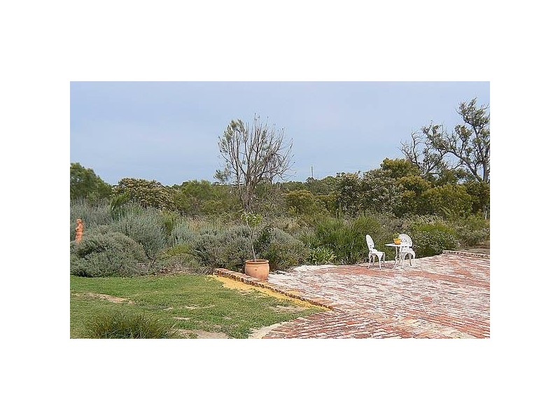 40 Scovell Crescent, Anketell WA 6167