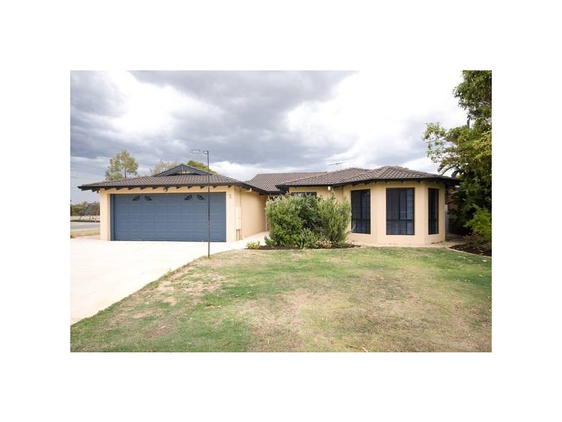 2 Pausin Crescent, Bibra Lake WA 6163