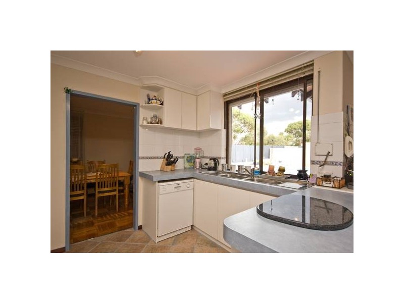 2 Pausin Crescent, Bibra Lake WA 6163
