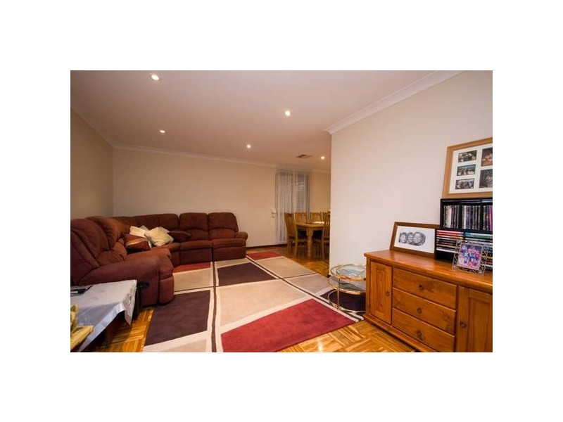 2 Pausin Crescent, Bibra Lake WA 6163