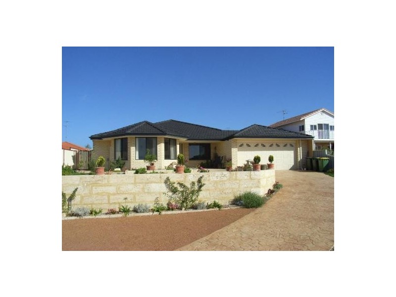 16 Pepper Tree Close, Wannanup WA 6210