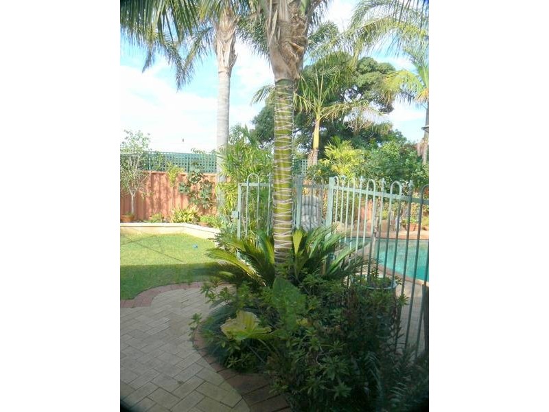 12 Hadley Gardens, Kardinya WA 6163
