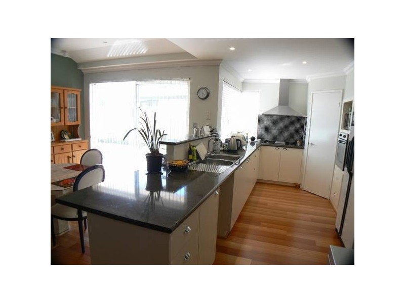 18 Aurora Drive, Atwell WA 6164