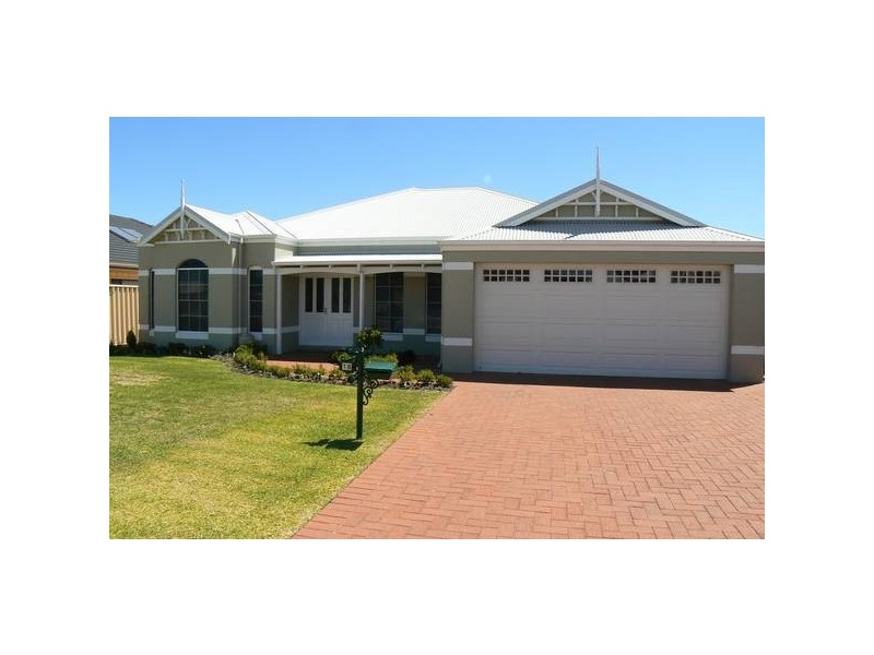 18 Aurora Drive, Atwell WA 6164