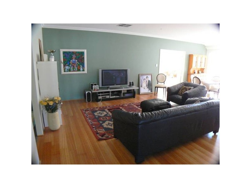 18 Aurora Drive, Atwell WA 6164