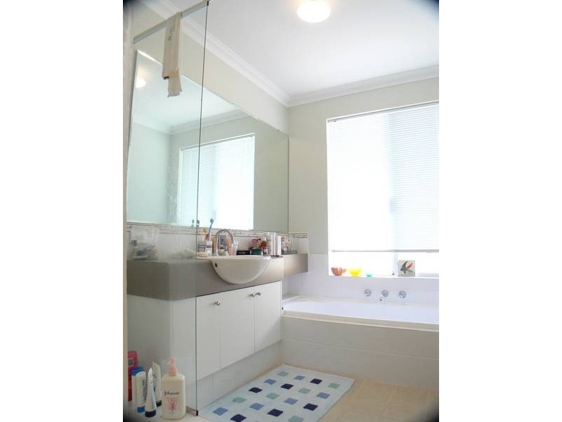 18 Aurora Drive, Atwell WA 6164