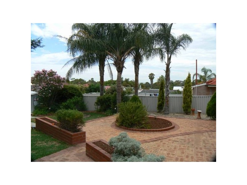12 Egeus Way, Coolbellup WA 6163