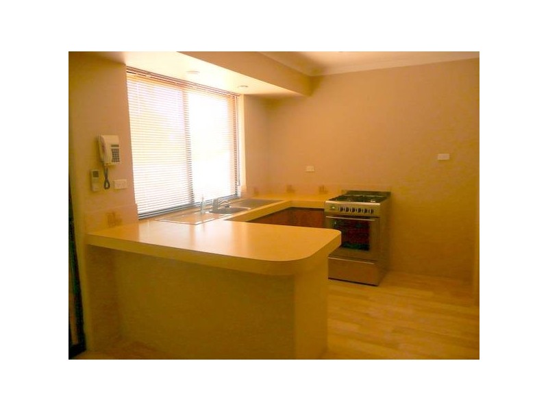 6 Lessing Place, South Lake WA 6164