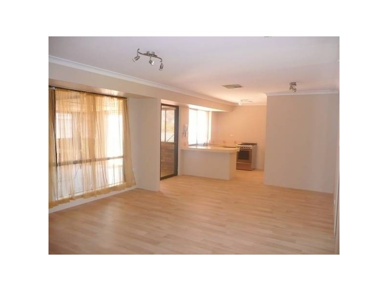 6 Lessing Place, South Lake WA 6164