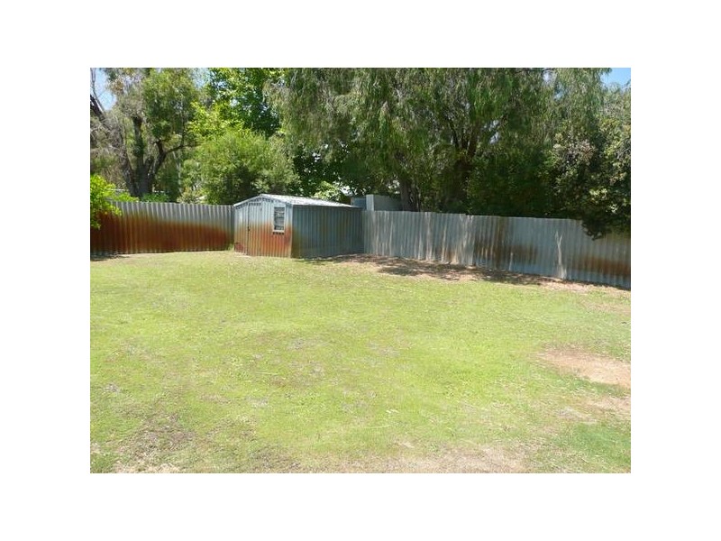 6 Lessing Place, South Lake WA 6164