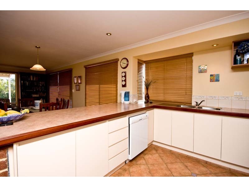 28 Catalpa Crescent, South Lake WA 6164