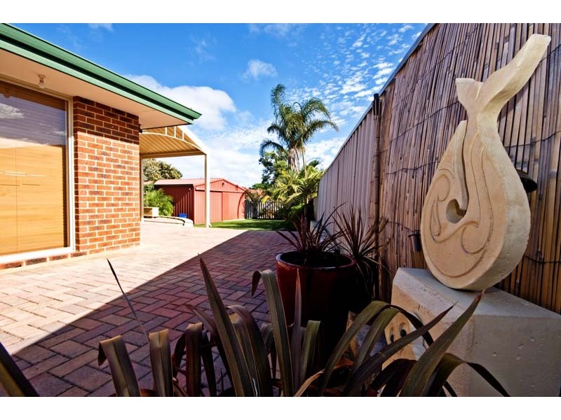 28 Catalpa Crescent, South Lake WA 6164