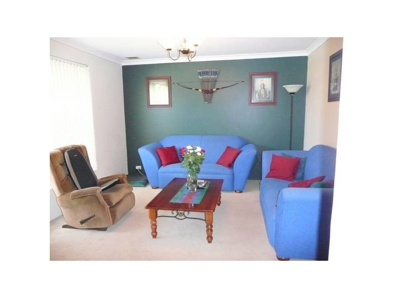 10 Jeavons Place, South Lake WA 6164