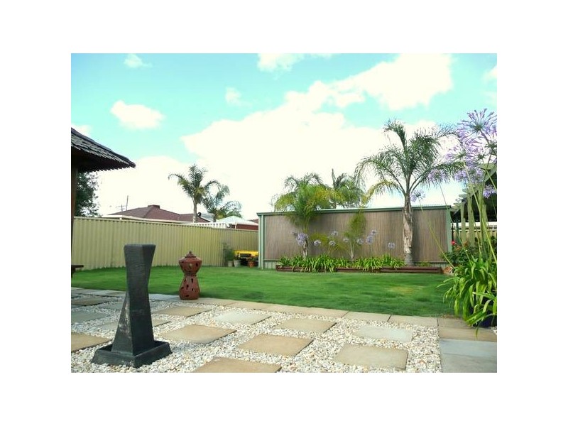 10 Jeavons Place, South Lake WA 6164