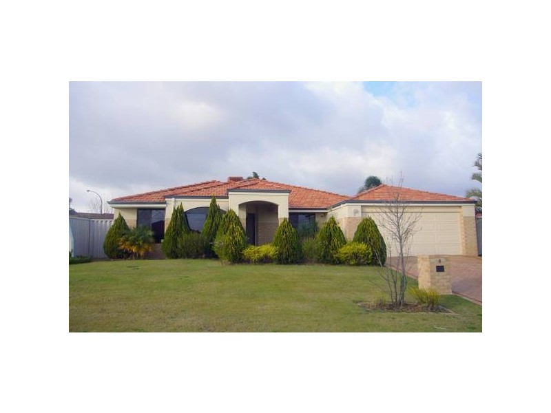 8 MILLSTREAM PLACE, Success WA 6164