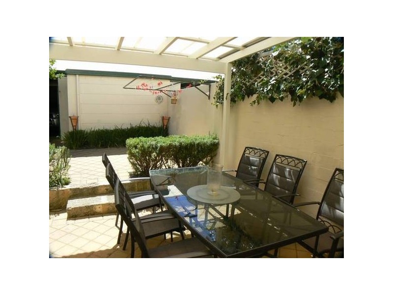 1/116 Solomon Street, Fremantle WA 6160