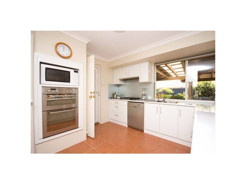 16 Derwent Crescent, Success WA 6164