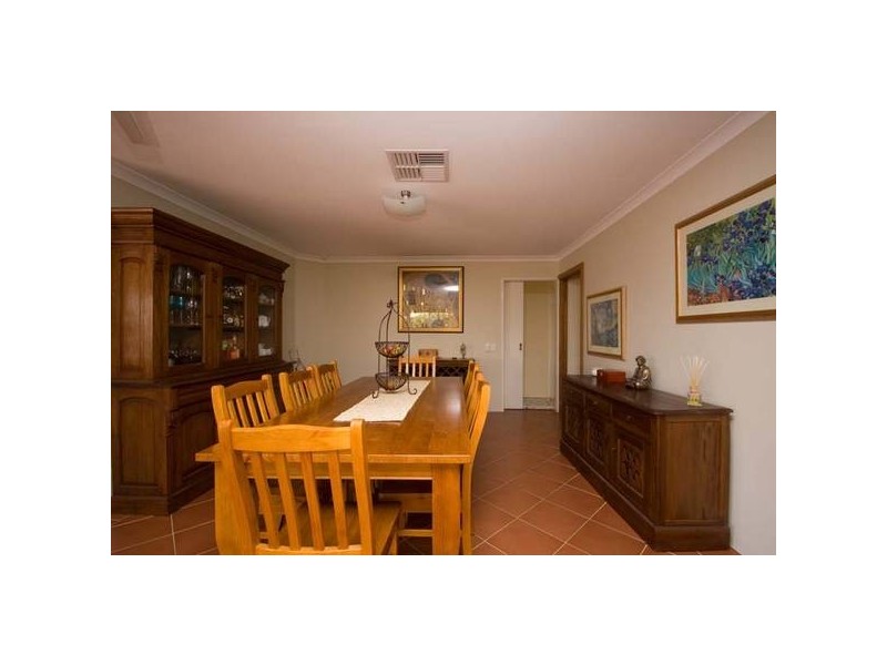 16 Derwent Crescent, Success WA 6164