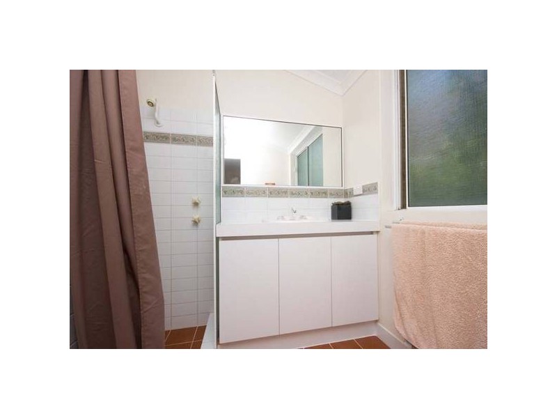 16 Derwent Crescent, Success WA 6164