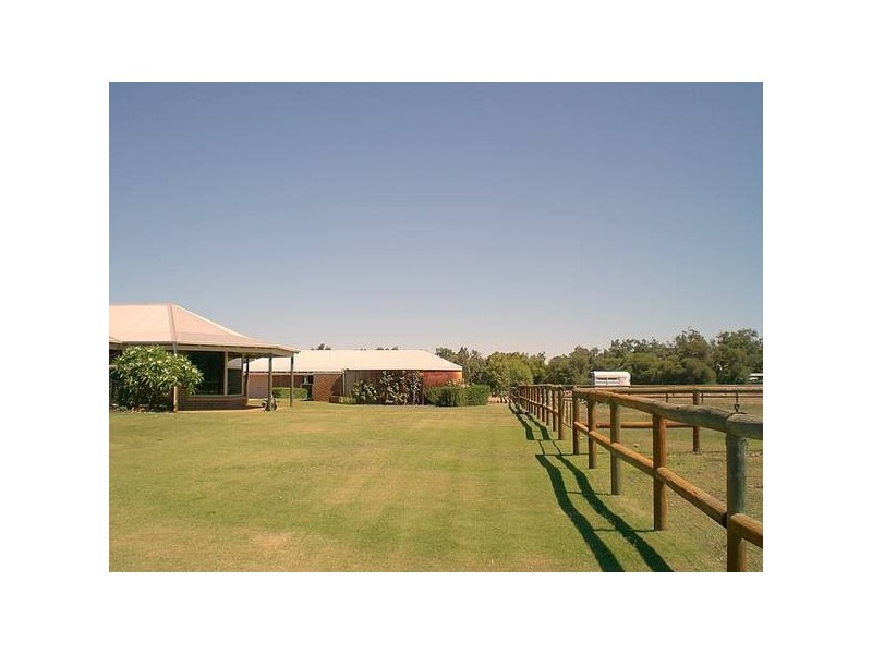 142 Country Drive, Oakford WA 6121