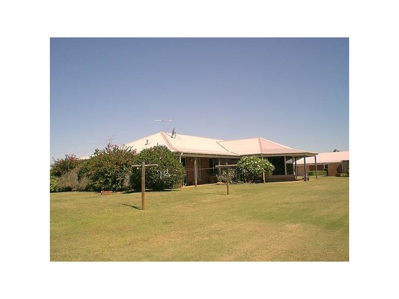 142 Country Drive, Oakford WA 6121