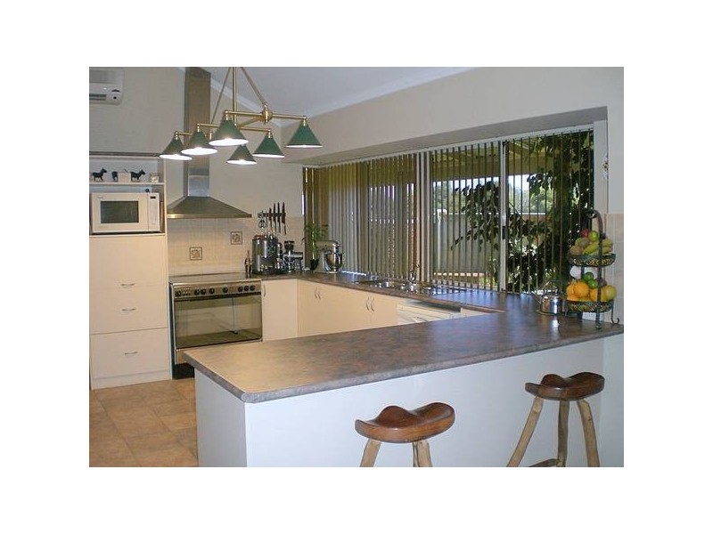 142 Country Drive, Oakford WA 6121