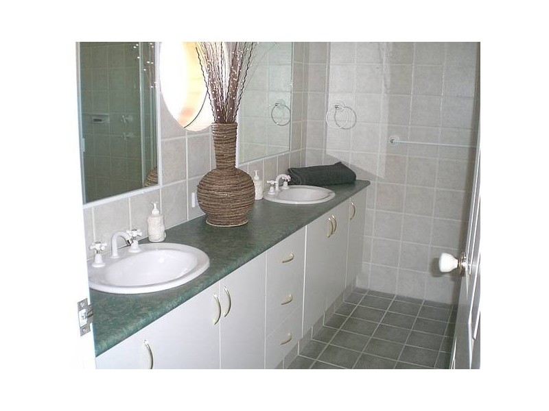 142 Country Drive, Oakford WA 6121