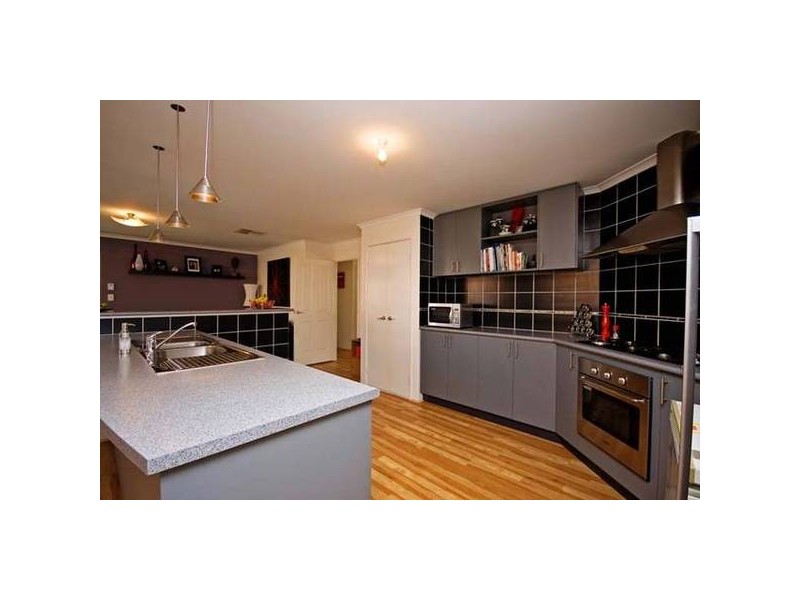 31 Murrumbidgee Drive, Hammond Park WA 6164