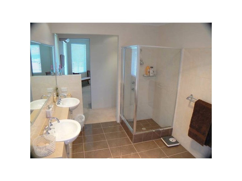 25 Lakefront Avenue, Beeliar WA 6164