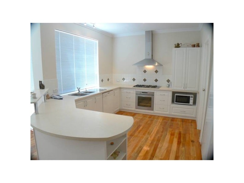 25 Lakefront Avenue, Beeliar WA 6164